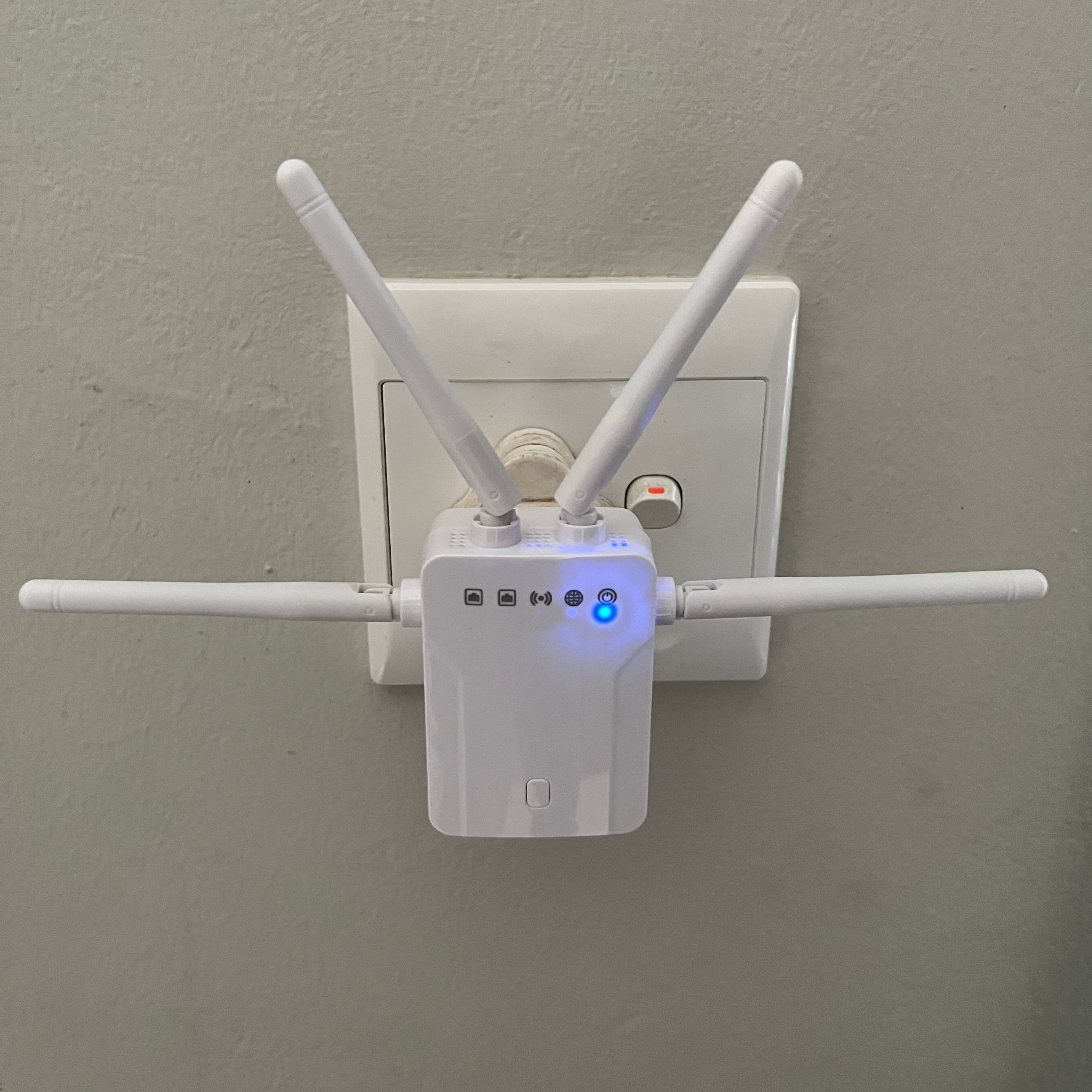 Wi-Fi Extender – Boost Your Home Signal Instantly